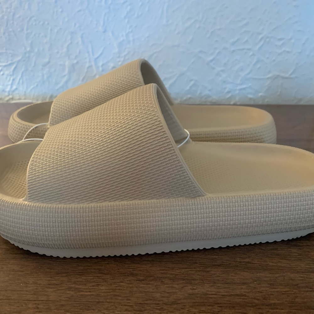 Sootheez 3D Sandals